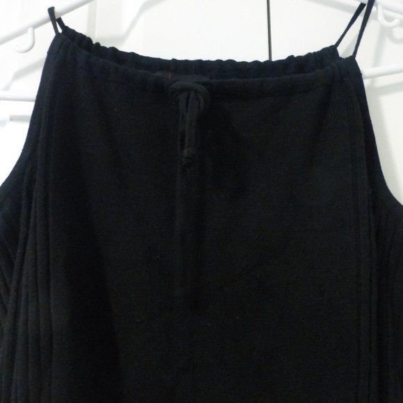 URBAN BEHAVIOR Y2K black cold shoulder sweater top - Picture 4 of 7